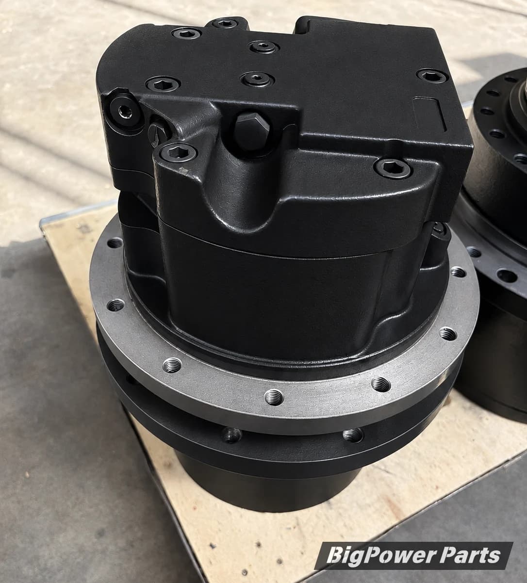 John Deere 325G Final Drive PN: AT516778 AT472921 AT438421 AT364346