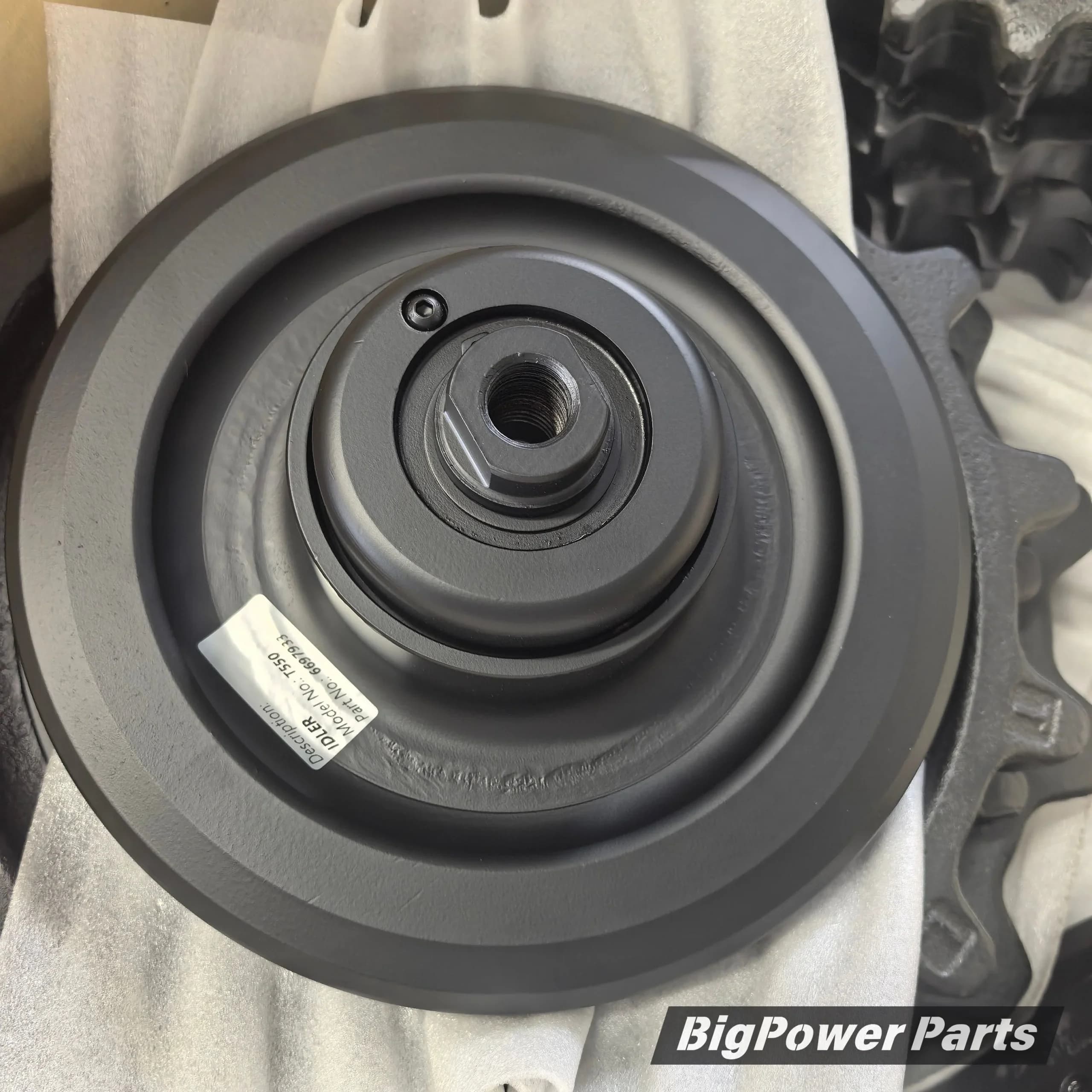 Rear Idler Bobcat T190 T250 T590 T650 T770 T300 T180 T320 T550 T630 T750 PN: 6697933