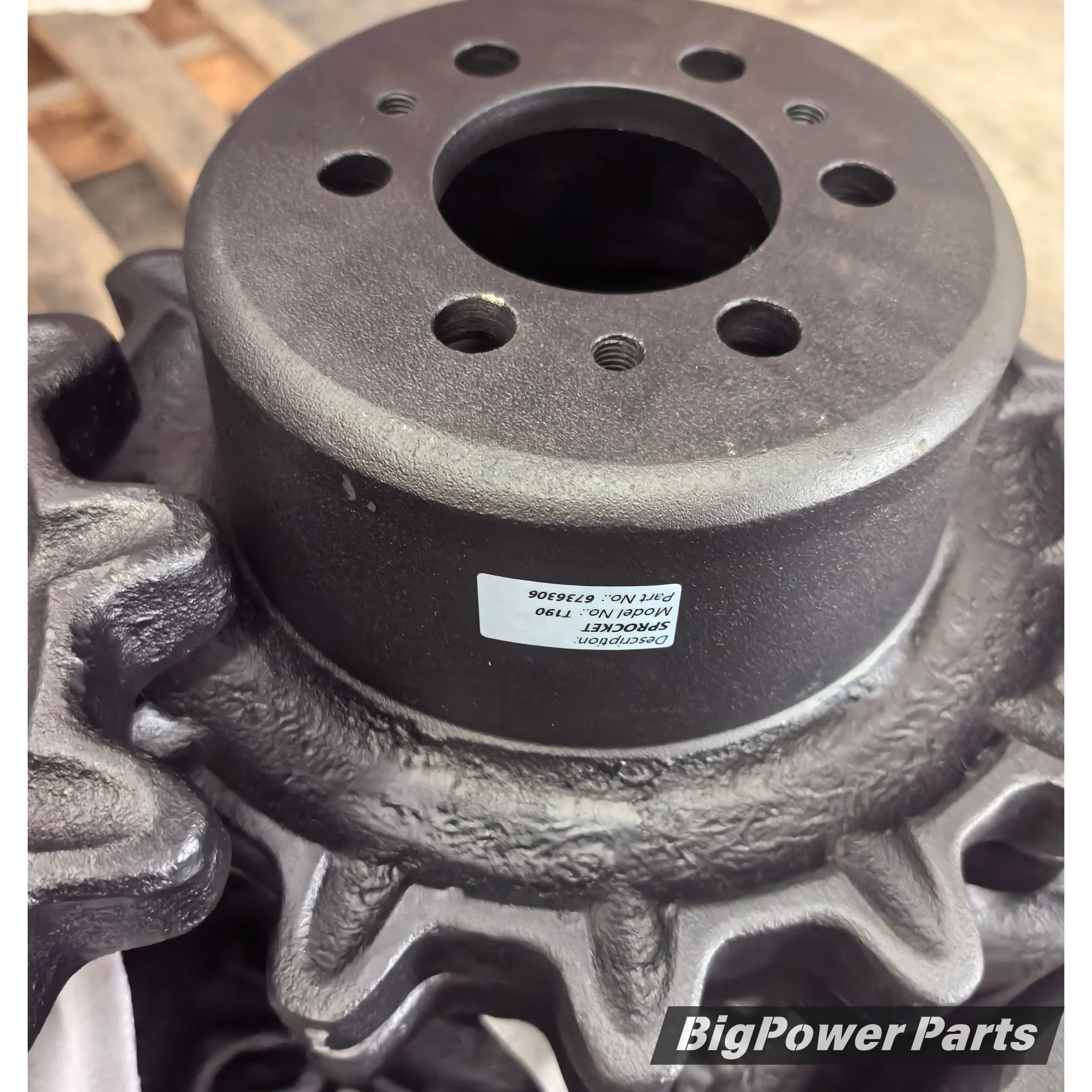 Sprocket Bobcat T190 T180 T140 PN: 6736306 7165111 (15T 6H)