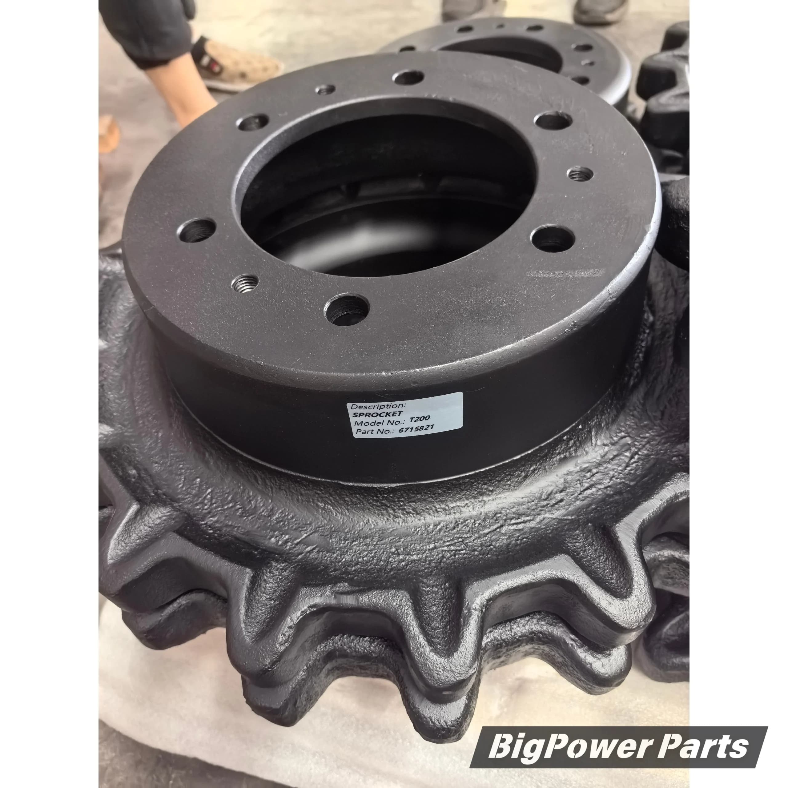 Sprocket Bobcat T250 T300 T200 864 PN: 6715821 (17T6H)